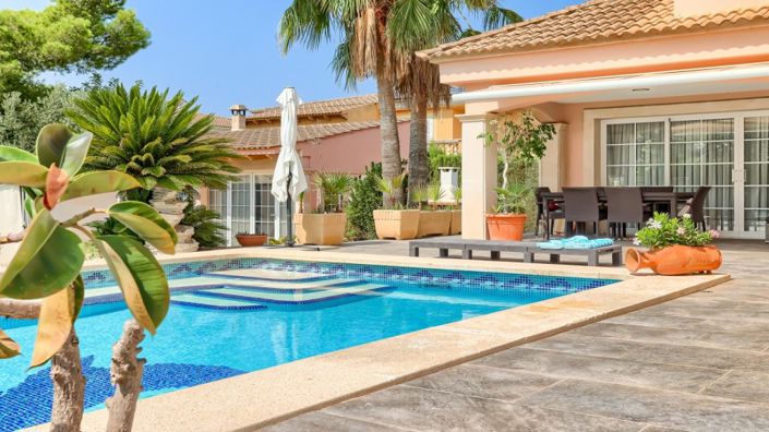 Image No.1-3 Bed Villa for sale
