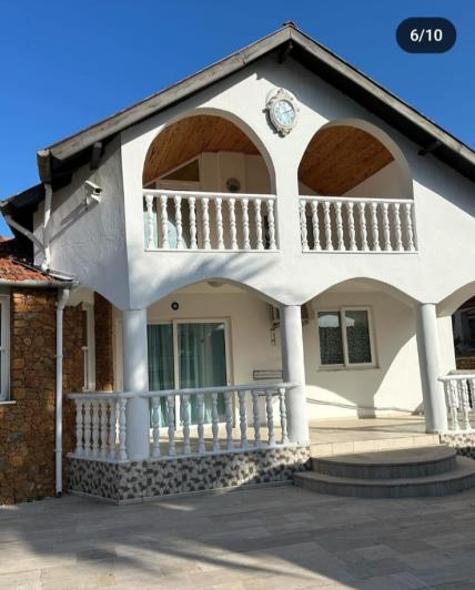 Image No.56-4 Bed Villa / Detached for sale