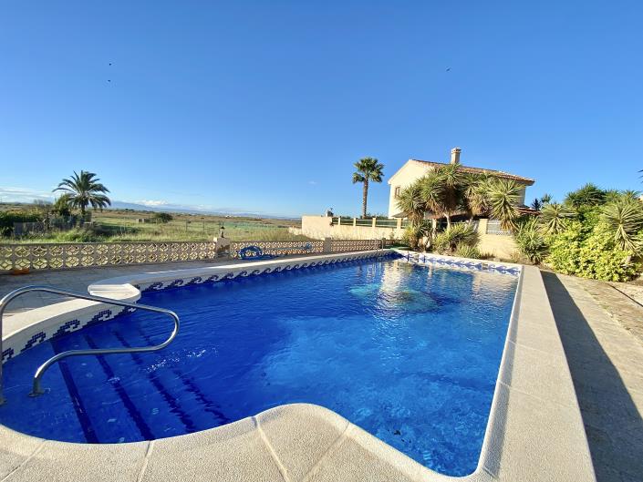 Image No.7-Maison de campagne de 6 chambres à vendre à El Carmoli