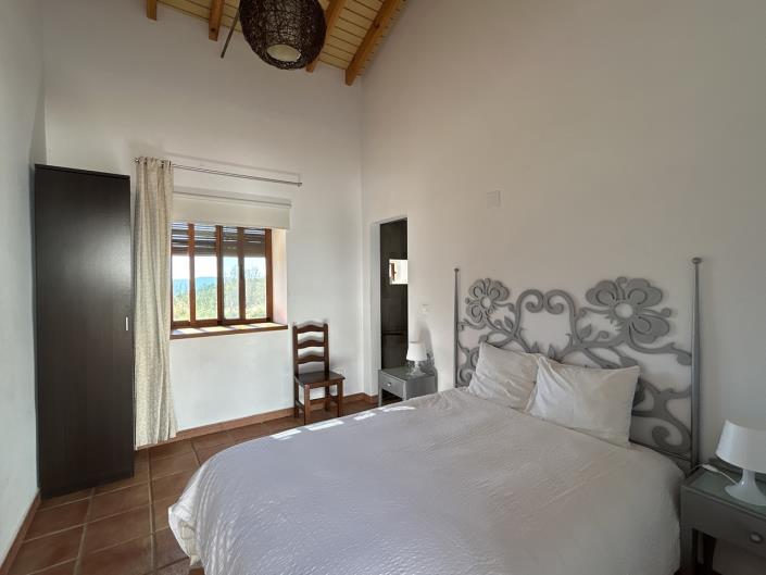 Image No.18-11 Bed Country House for sale