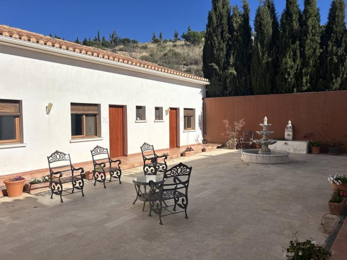 Image No.24-11 Bed Country House for sale