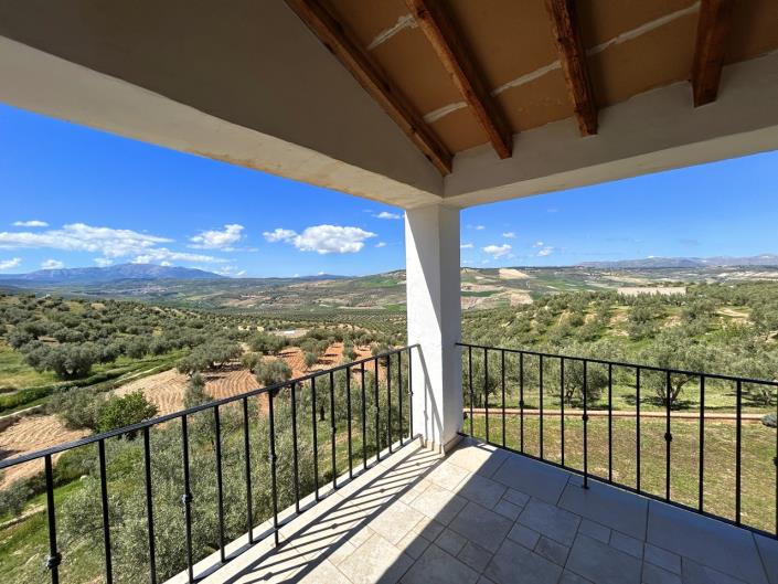 Image No.10-5 Bed Farmhouse for sale