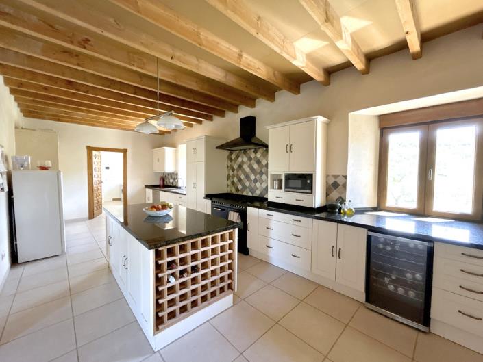 Image No.17-5 Bed Farmhouse for sale