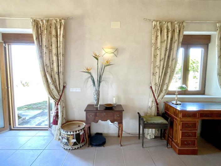 Image No.22-5 Bed Farmhouse for sale