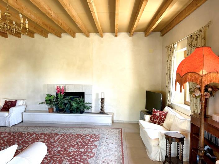 Image No.26-5 Bed Farmhouse for sale