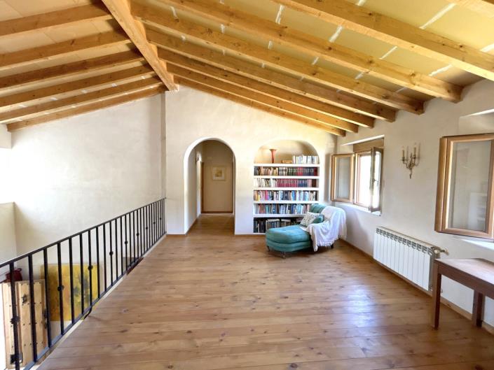 Image No.31-5 Bed Farmhouse for sale