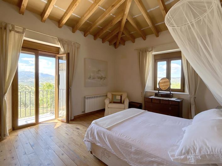 Image No.32-5 Bed Farmhouse for sale