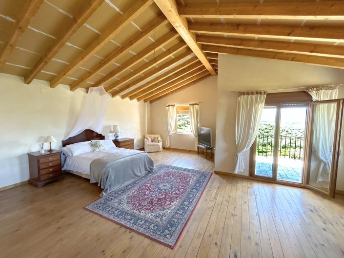 Image No.38-5 Bed Farmhouse for sale