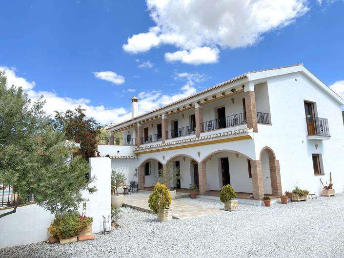 Image No.5-15 Bed Commercial for sale