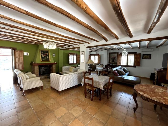 Image No.36-15 Bed Commercial for sale