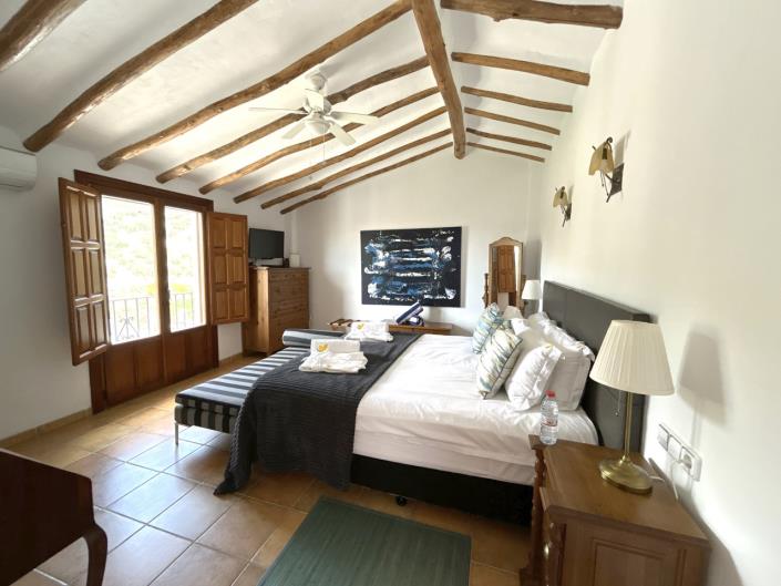 Image No.39-15 Bed Commercial for sale