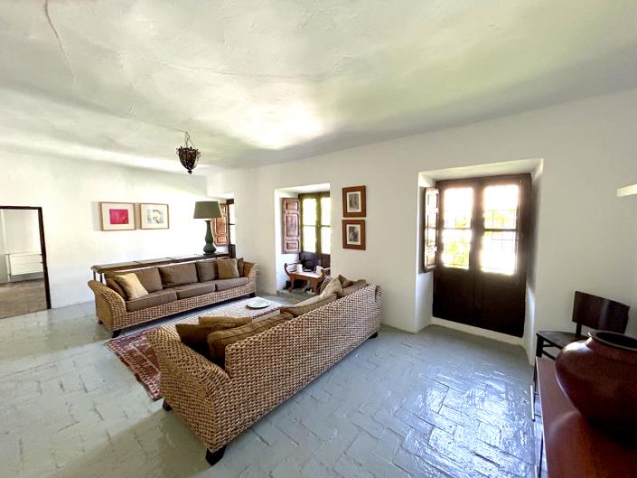 Image No.4-9 Bed Country Property for sale