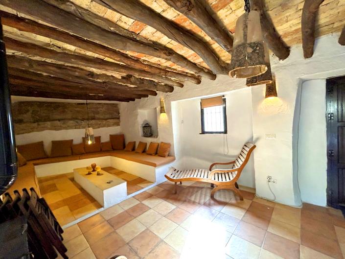 Image No.5-9 Bed Country Property for sale