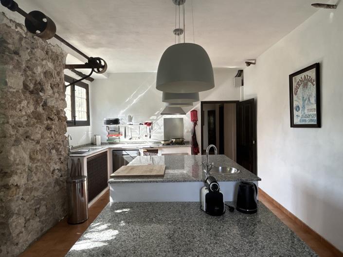 Image No.37-9 Bed Country Property for sale