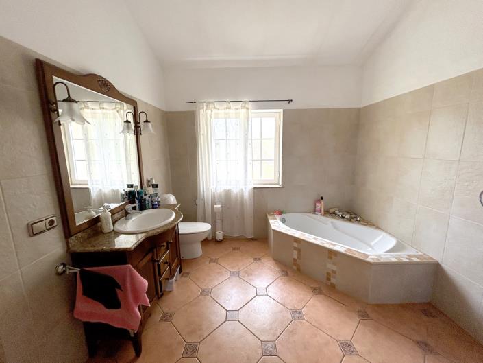 Image No.12-4 Bed Cortijo for sale