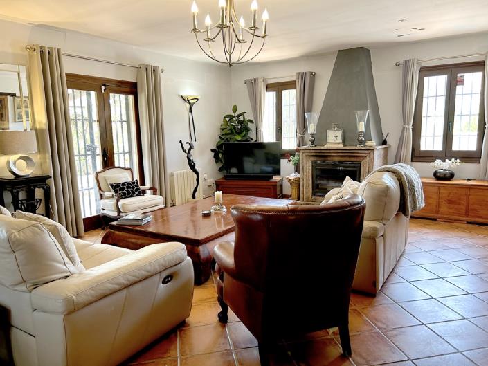 Image No.31-2 Bed Country House for sale