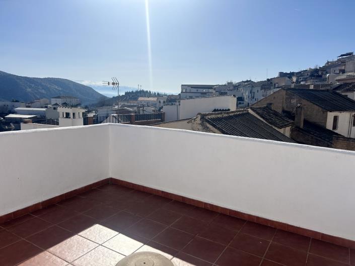 Image No.28-5 Bed Townhouse for sale