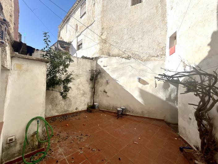 Image No.34-5 Bed Townhouse for sale