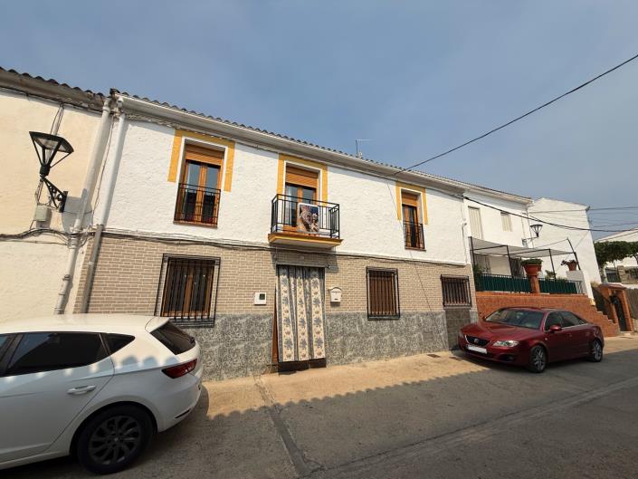 Image No.1-4 Bed Village House for sale