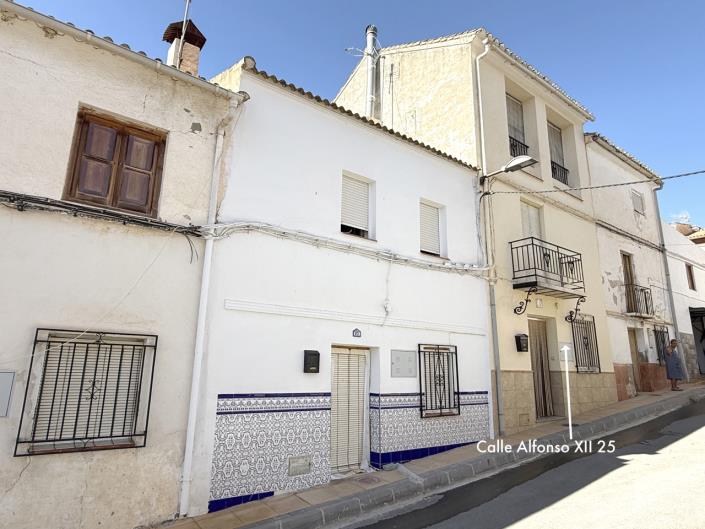 Santa Cruz del Comercio, Village House