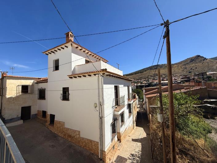 Image No.21-4 Bed Village House for sale