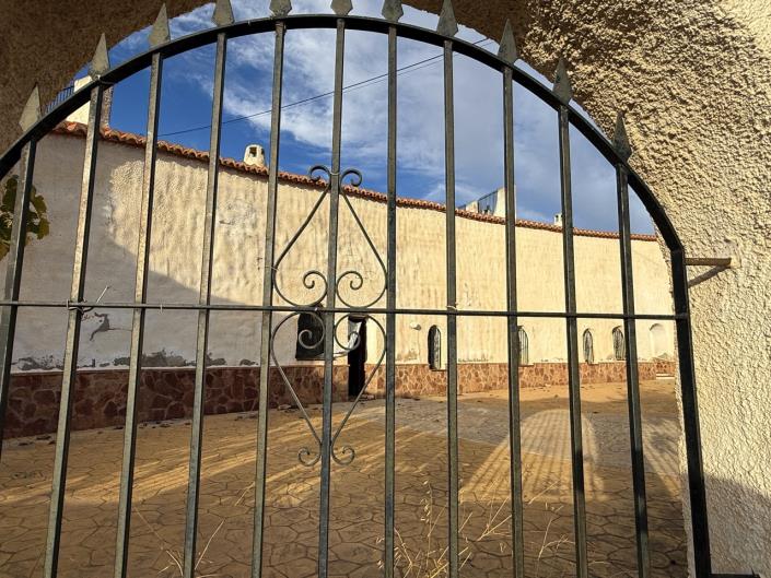 Image No.37-4 Bed Village House for sale