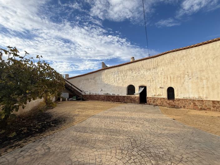 Image No.40-4 Bed Village House for sale