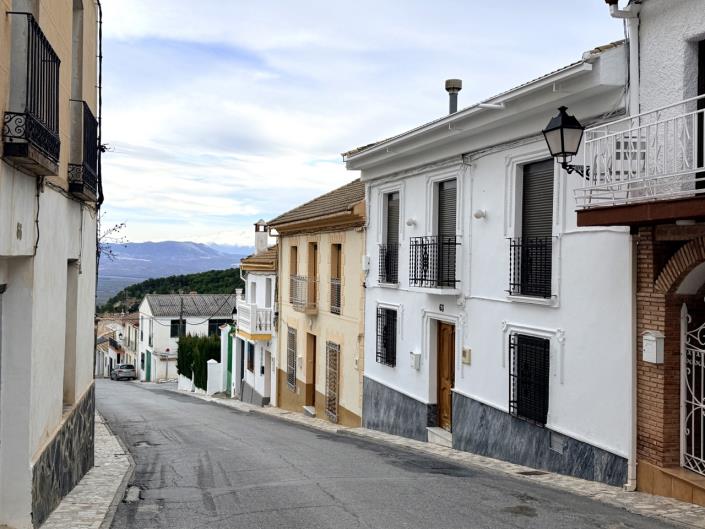 Image No.28-3 Bed Village House for sale