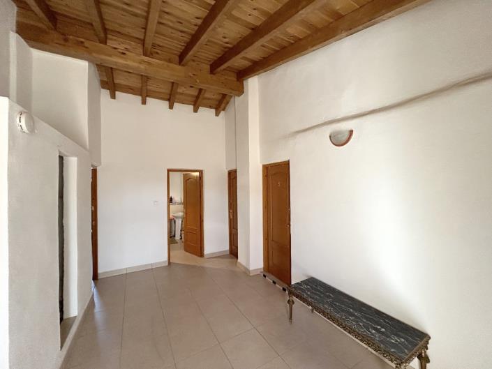 Image No.9-8 Bed Townhouse for sale