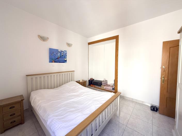 Image No.15-8 Bed Townhouse for sale