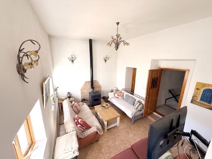 Image No.3-8 Bed Townhouse for sale