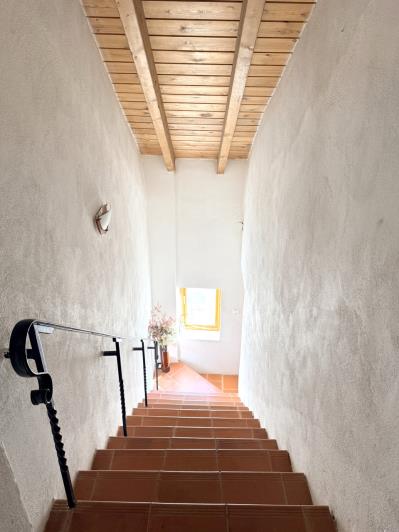 Image No.18-8 Bed Townhouse for sale