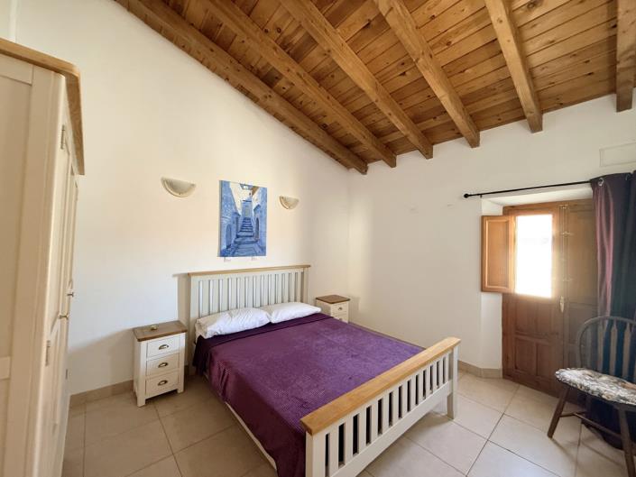 Image No.19-8 Bed Townhouse for sale