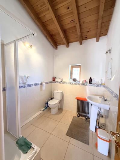 Image No.20-8 Bed Townhouse for sale