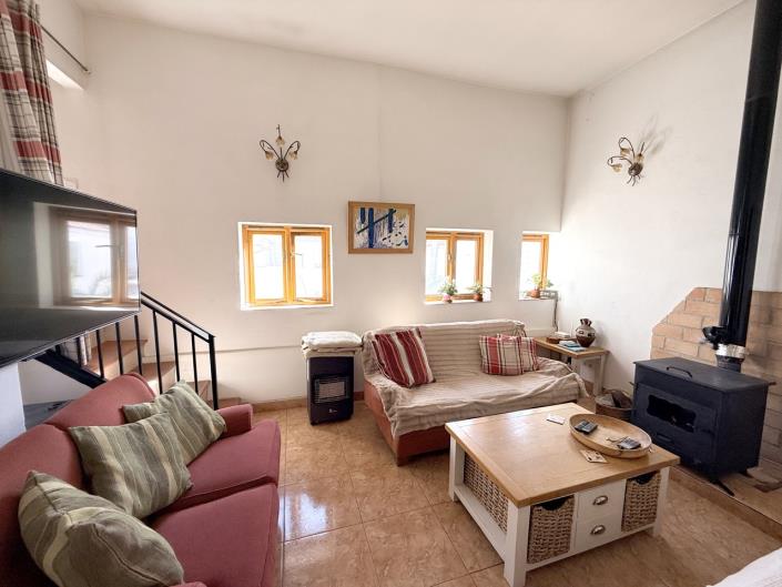 Image No.24-8 Bed Townhouse for sale