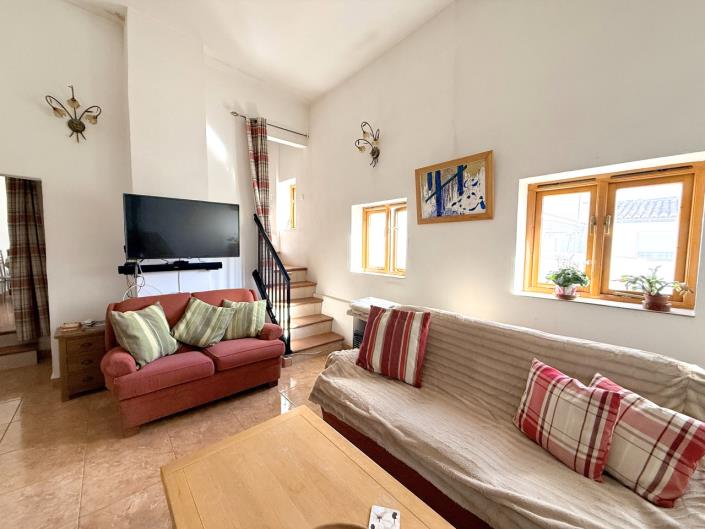 Image No.25-8 Bed Townhouse for sale