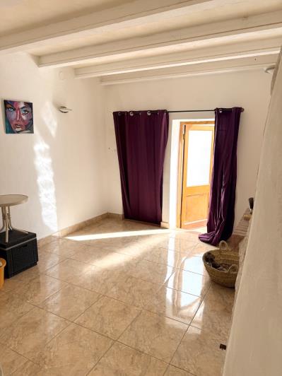 Image No.29-8 Bed Townhouse for sale