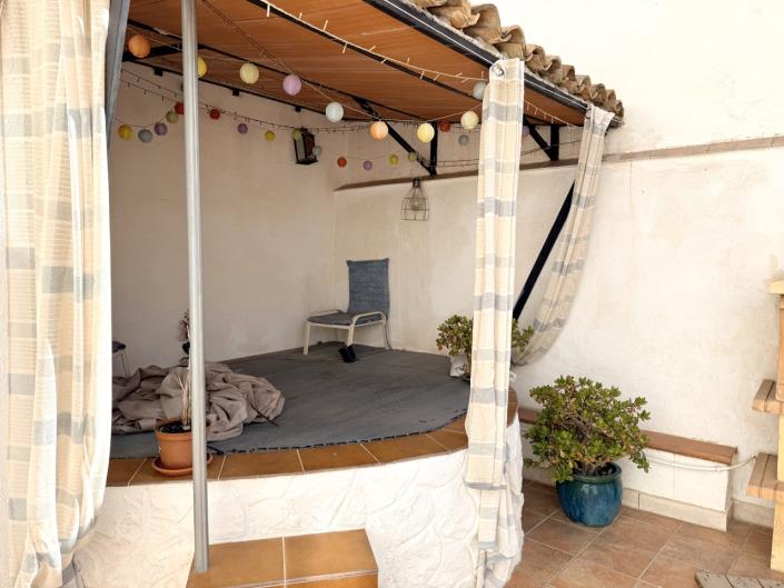 Image No.33-8 Bed Townhouse for sale