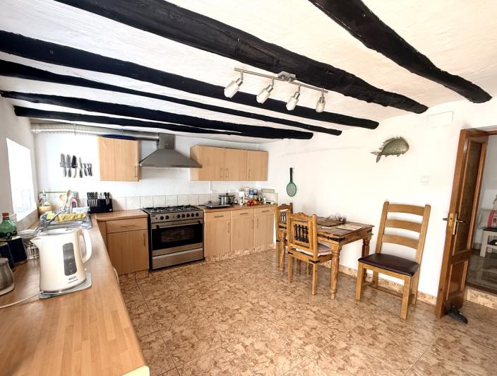 Image No.37-8 Bed Townhouse for sale