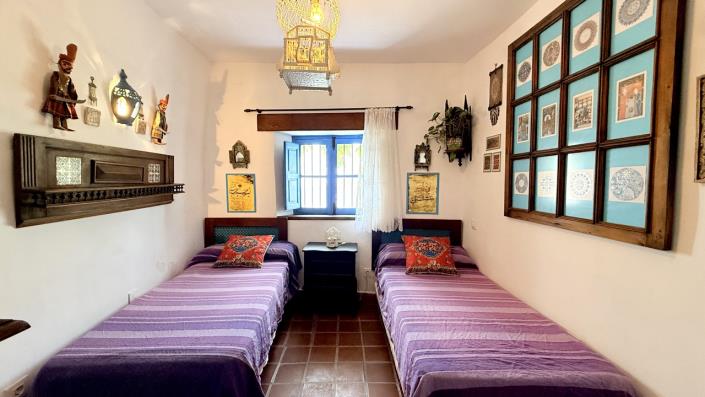Image No.28-3 Bed Townhouse for sale