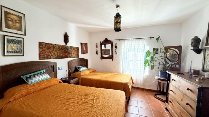 Image No.33-3 Bed Townhouse for sale