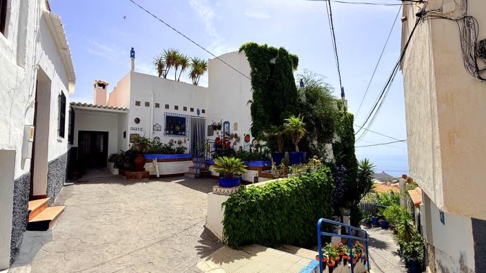 Image No.46-3 Bed Townhouse for sale