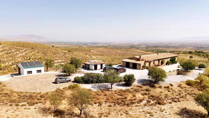 Image No.7-3 Bed Country Property for sale