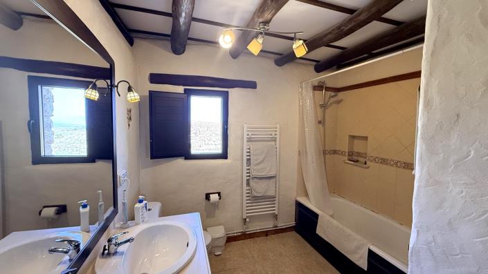 Image No.10-3 Bed Country Property for sale