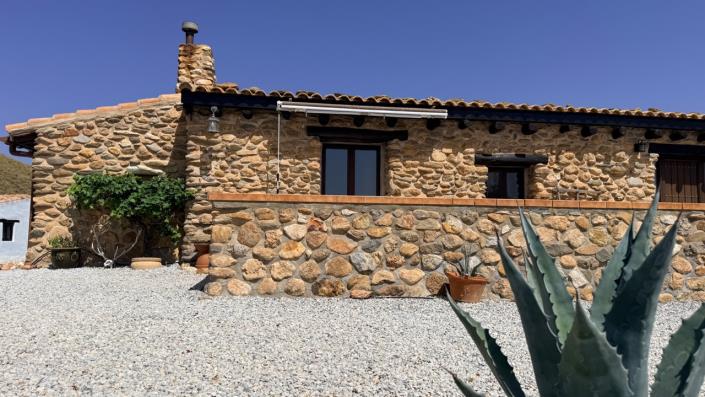 Image No.27-3 Bed Country Property for sale
