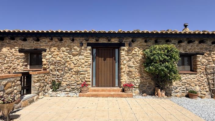 Image No.29-3 Bed Country Property for sale