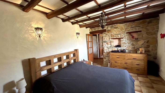 Image No.41-3 Bed Country Property for sale