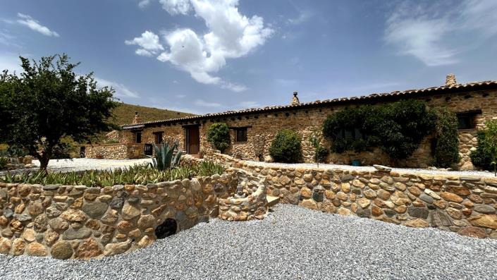 Image No.50-3 Bed Country Property for sale
