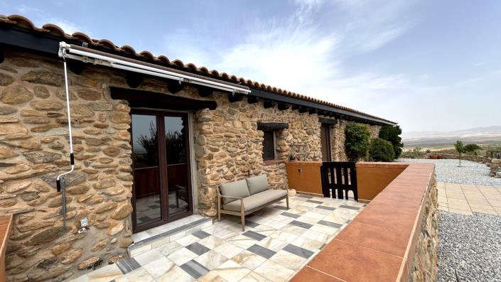 Image No.60-3 Bed Country Property for sale