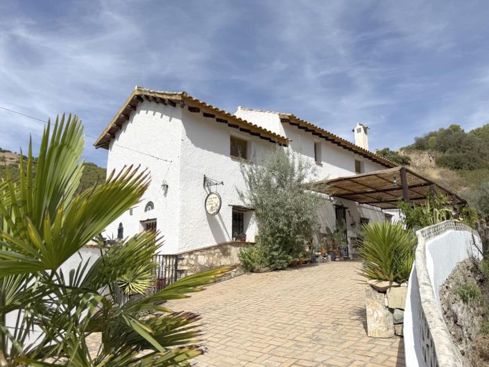 Image No.51-3 Bed Cortijo for sale